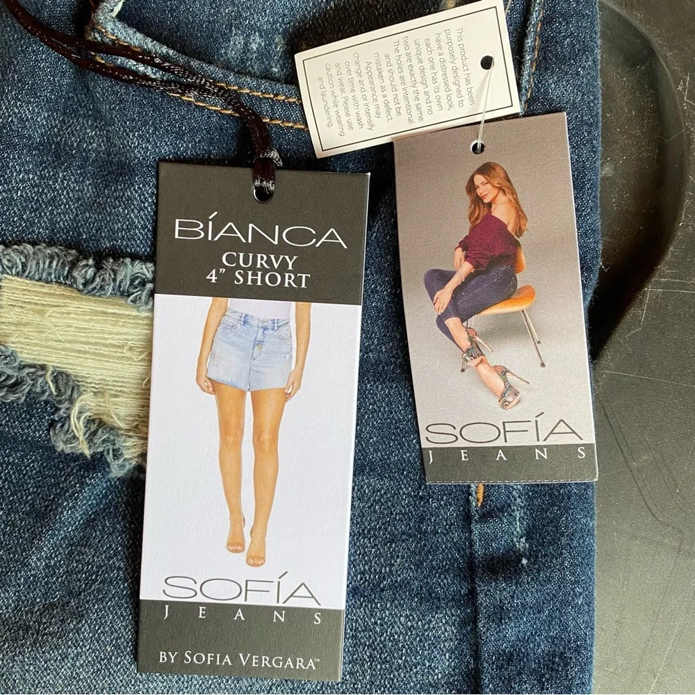 ☀️ Sofía Jeans By Sofia Vergara, Size 12, Bíanca Curvy 4”, Distress Jean Shorts